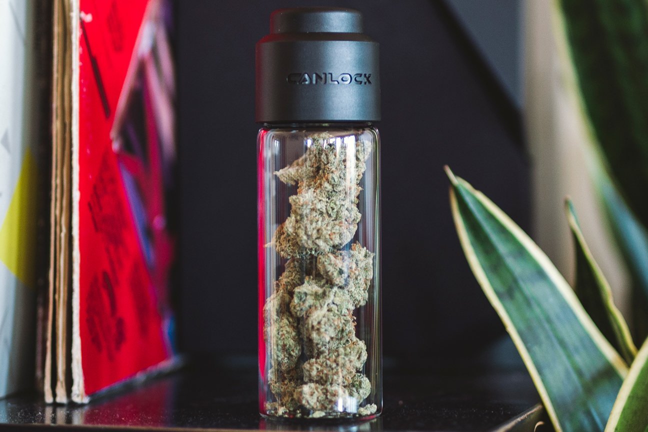Best Ways to Store Your Flowers | VITAE Glass