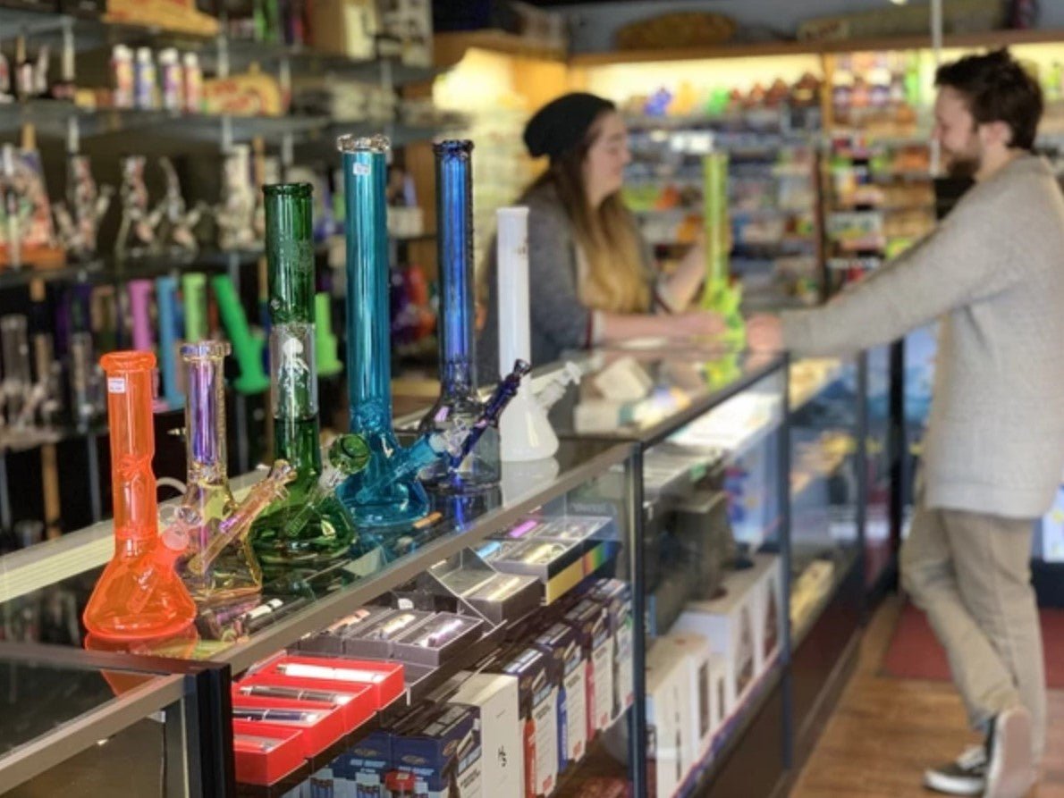 Silicone Bongs Vs Glass Bongs | VITAE Glass
