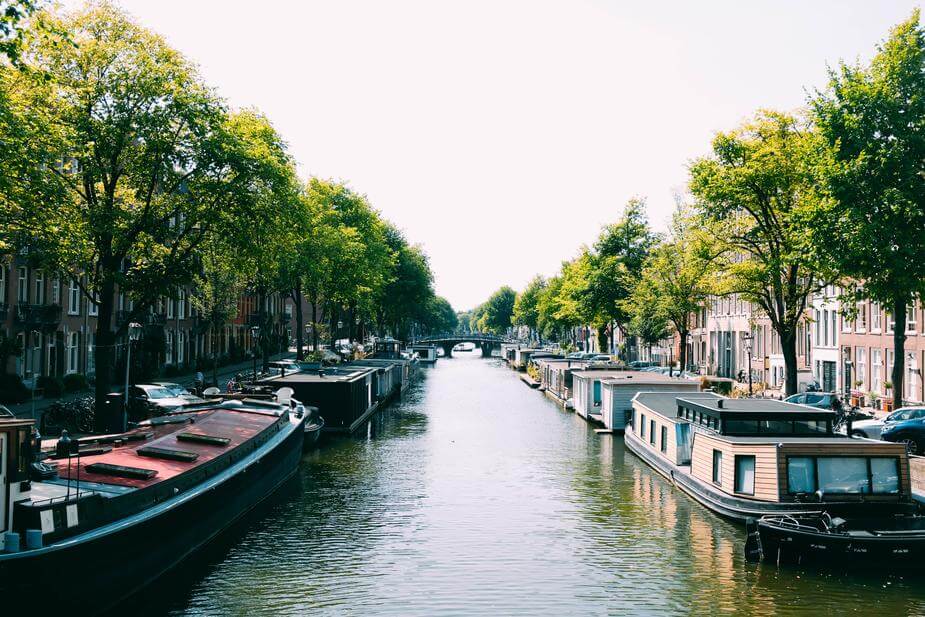 Best Places to Smoke in Amsterdam | VITAE Glass