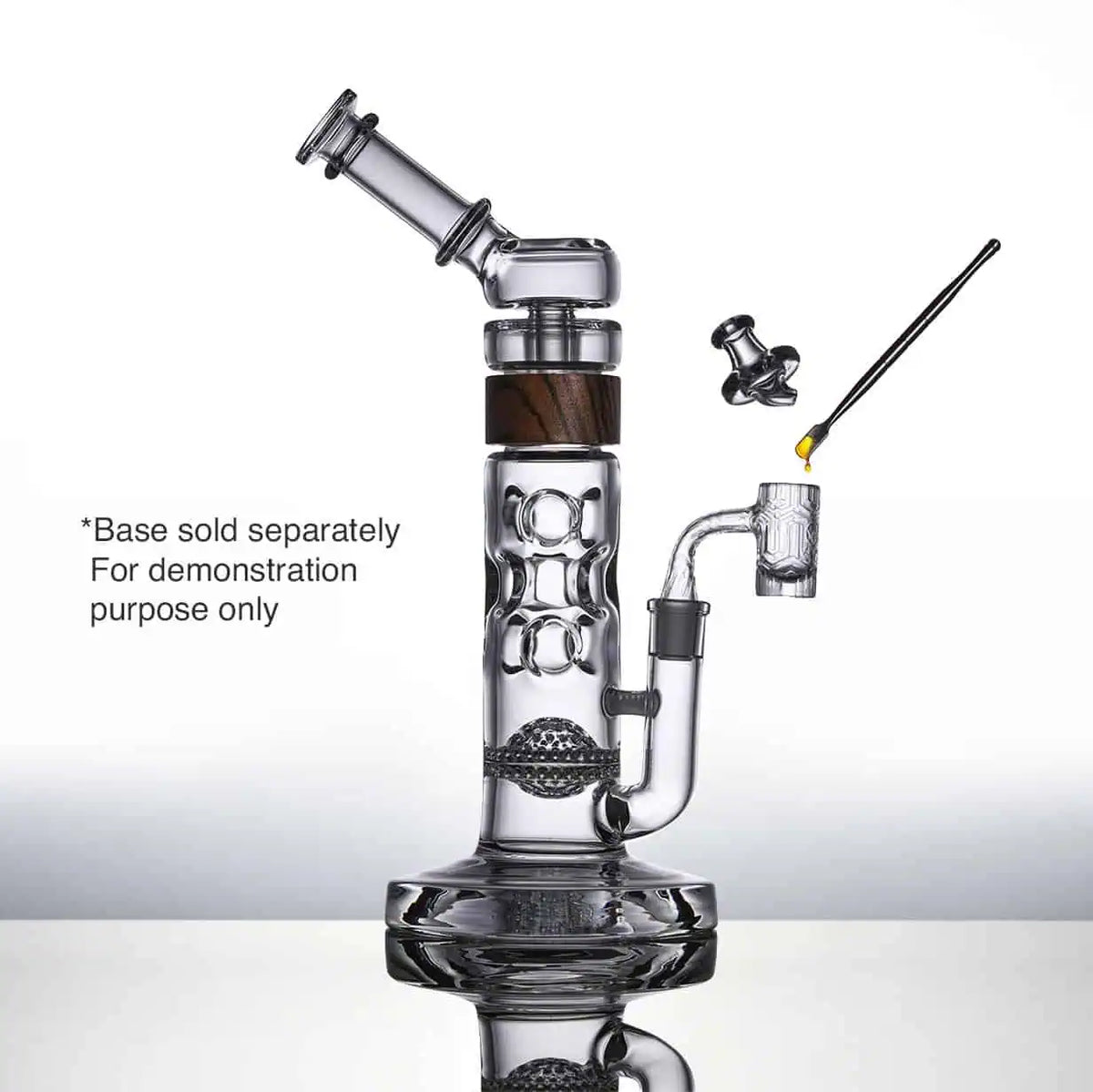 Aura banger on swiss vitae base with dab tool and cap. 